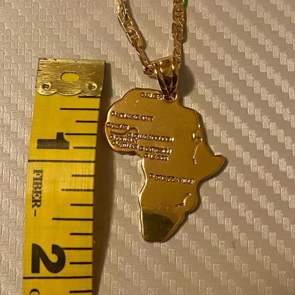 18K Gold Plated Cuban Link Chain with Africa map and Nefertiti pendants - Picture 3 of 6